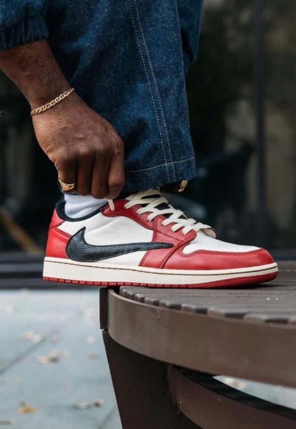 Travis Scott X Air Jordan Retro 1 Low "Chicago"* (Master Quality) Shoes Wala