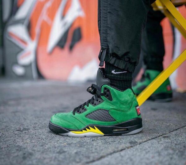 NIKE AIR JORDAN RETRO 5 SE OREGON (MASTER QUALITY) Shoes Wala