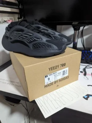 *Adidas Yeezy 700 V3 Black*(Master Quality) Shoes Wala
