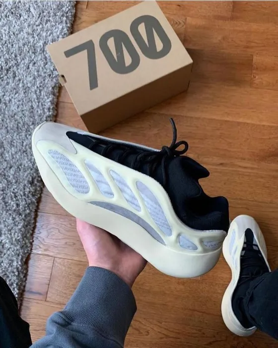 Adidas Yezzy 700 Azeal (Master Quality) Shoes Wala