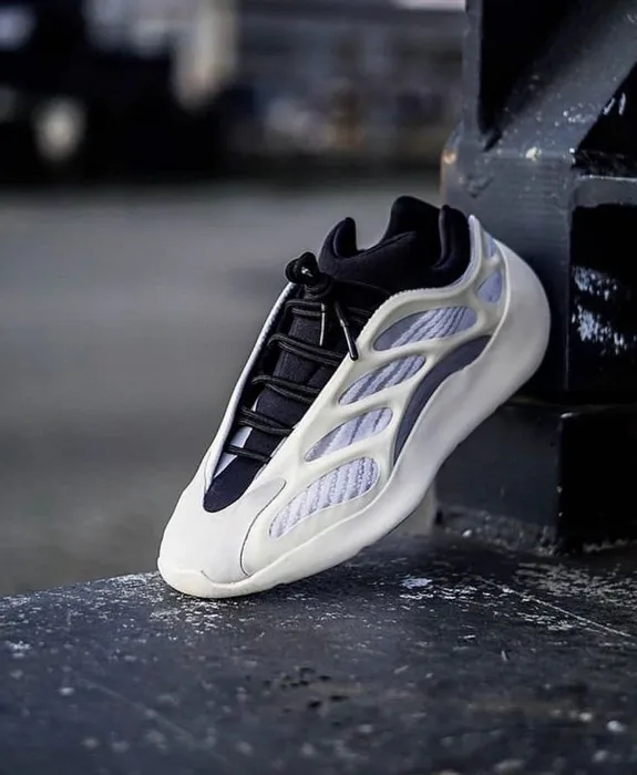 Adidas Yezzy 700 Azeal (Master Quality) Shoes Wala