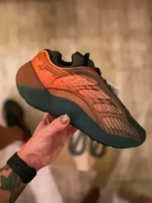 Adidas Yeezy Boost 700 V3 COPPER FADE(MASTER QUALITY Shoes Wala